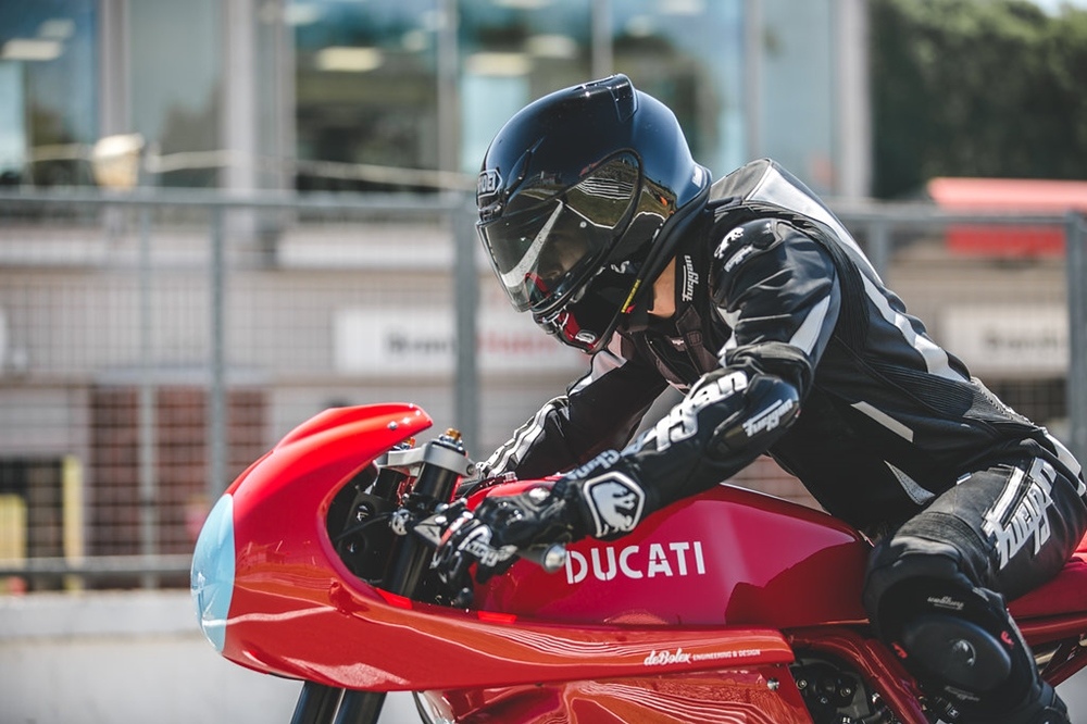 deBolex Engineering: гоночный кастом Scrambler Ducati Red Hot