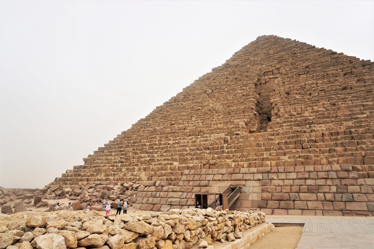 Что внутри великих пирамид в Гизе пирамиды, внутри, Микерина, внутрь, находится, только, камеру, Хеопса, фунтов, самая, пирамид, когда, проблема, времена, большая, сейчас, египетских, камера, пирамиду, маленькая